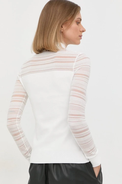 logoturtleneckwhite2.jpg