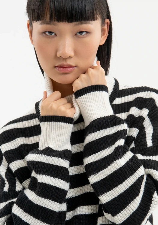 sweter-paski1.png