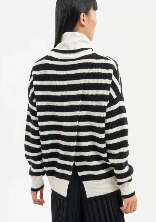 sweter-paski2.png