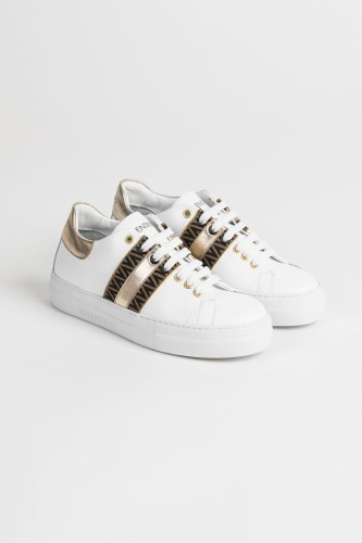 sneakersy-zloty-valentino-1.jpg